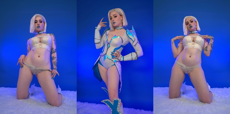 Kayla Erin – Emma Frost