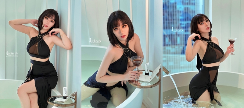 Larissa Rochefort – La Mer Noire [23P]